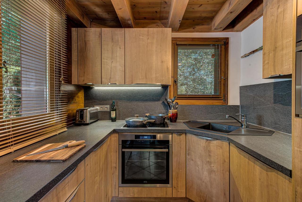 Chalet Blackbushe - Traditional Chalet - Alpes Travel - Sleeps 4-6 Les Houches Extérieur photo
